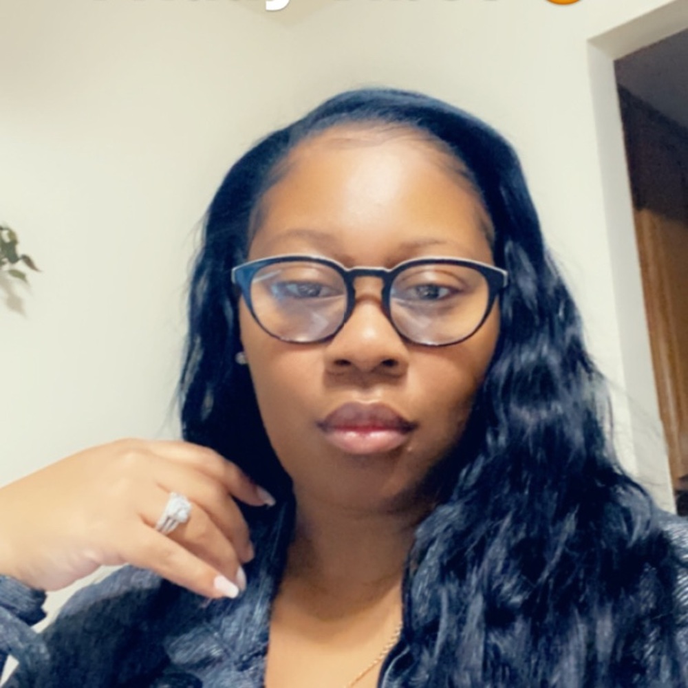 Meet your Posher, Djinefa